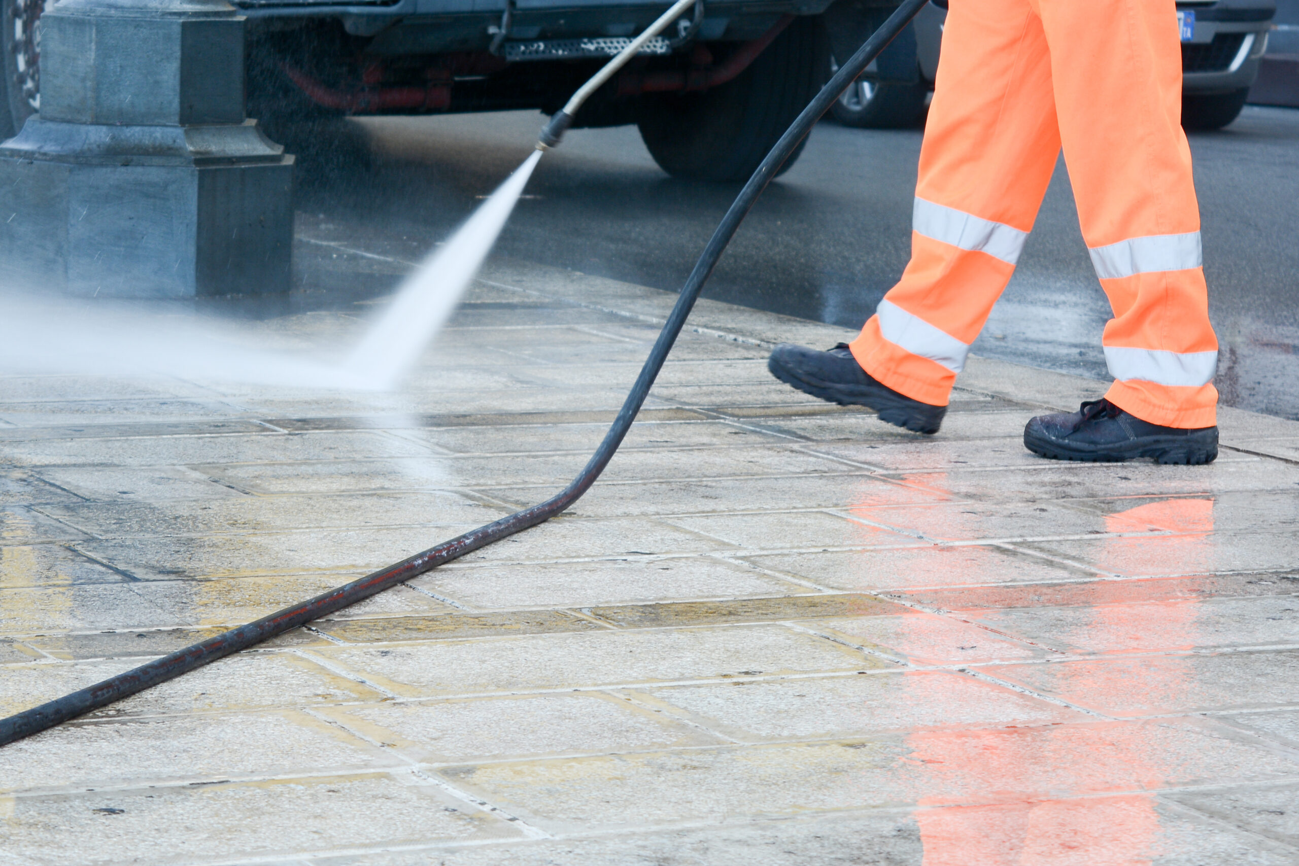 COMMERCIAL POWER WASHING