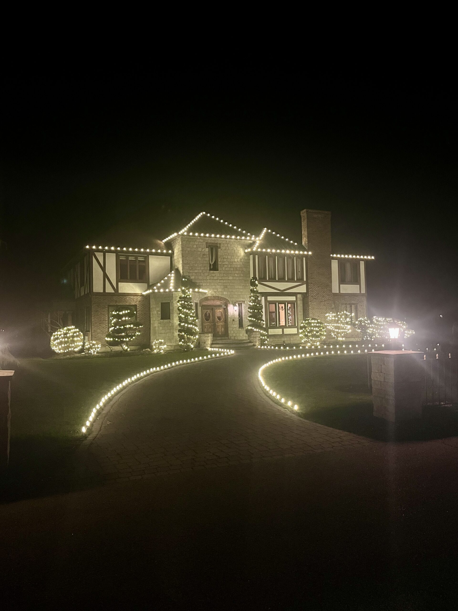 Lynnfield, MA Holiday lighting services