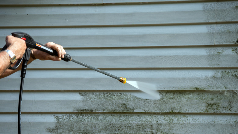 Expert House Washing and Power Washing Services in North Andover, MA